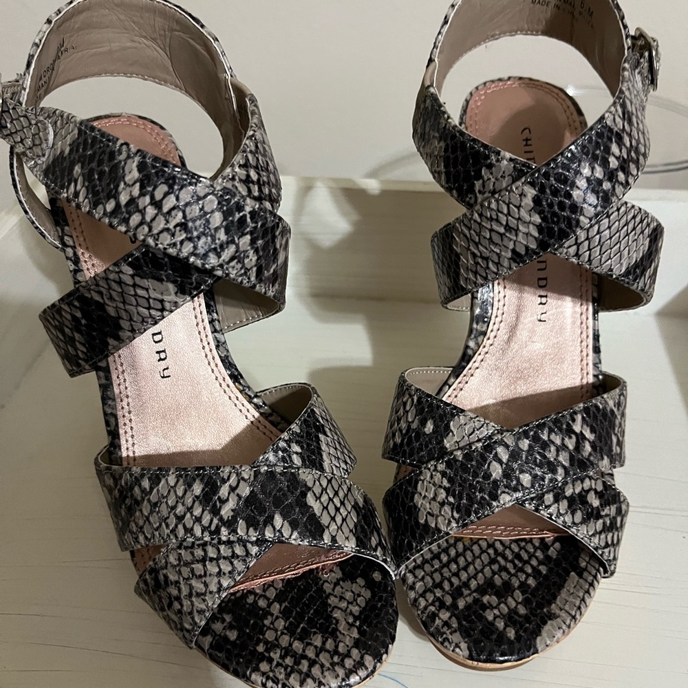 Chic Black and Gray Snakeskin Women's Sandals.